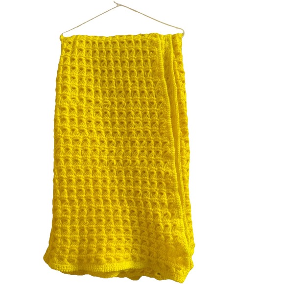 Hand Crochet Bright Yellow Afghan with Scalloped Edge 60x 50 - Picture 3 of 7